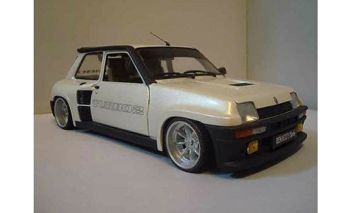 Renault 5 Turbo 1/18 Universal Hobbies 2 blanche miniature