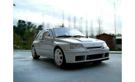 Renault Clio Maxi 1/18 Ottomobile blanche miniature