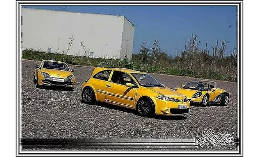 Renault Megane Sport 1/18 Burago rs jaune siryus miniature