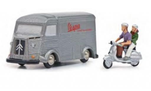 Miniature Citroen Type HY 1/90 Schuco Vespa avec Vespa et figurines Citroen Type HY 1/90 Schuco Vespa avec Vespa et figurines miniature