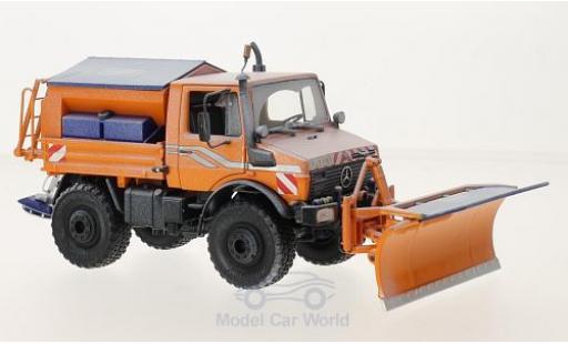 Miniature Mercedes Unimog 1/32 Schuco U 1600 orange Winterdienst gealtert mit Räumschild und Salzstreuer Mercedes Unimog 1/32 Schuco U 1600 orange Winterdienst gealtert mit Räumschild und Salzstreuer miniature