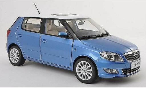 Skoda Fabia Base 1/18 Paudi bleu/blanche 2008 miniature