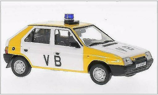 Skoda Favorit Livree Officielle 1/43 Abrex 136L VB vyroci Sametove revoluce jaune/blanche miniature