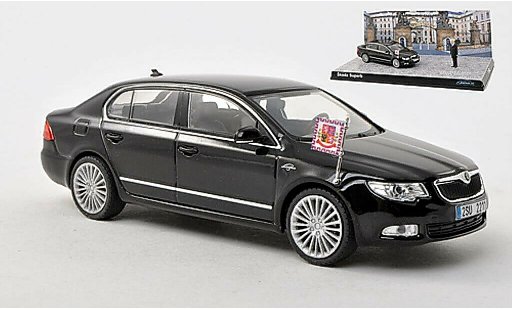 Skoda Superb L&K 1/43 Abrex II noire miniature