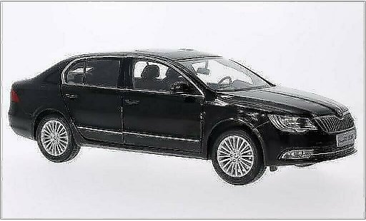 Skoda Superb Base 1/18 Paudi noire 2013 miniature