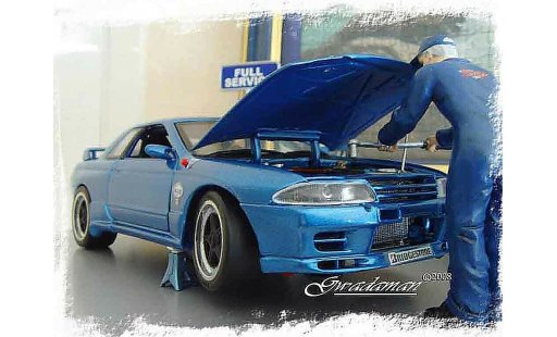 Nissan Skyline R32 1/18 Autoart drag run miniature