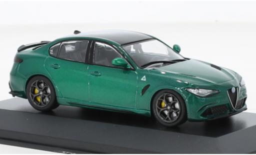 Miniature Alfa Romeo Giulia 1/43 Solido Quadrifoglio metallise verte 2020 Alfa Romeo Giulia 1/43 Solido Quadrifoglio metallise verte 2020 miniature