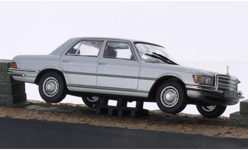 Miniature Mercedes 450 1/43 SpecialC SEL grise James Bond 007 In tödlicher Mission ohne Vitrine Mercedes 450 1/43 SpecialC SEL grise James Bond 007 In tödlicher Mission ohne Vitrine miniature