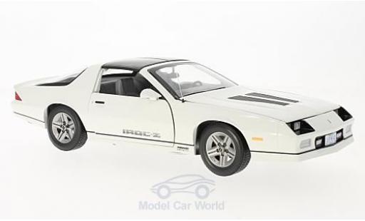 Miniature Chevrolet Camaro 1/18 Sun Star IROC-Z blanche 1985 Chevrolet Camaro 1/18 Sun Star IROC-Z blanche 1985 miniature