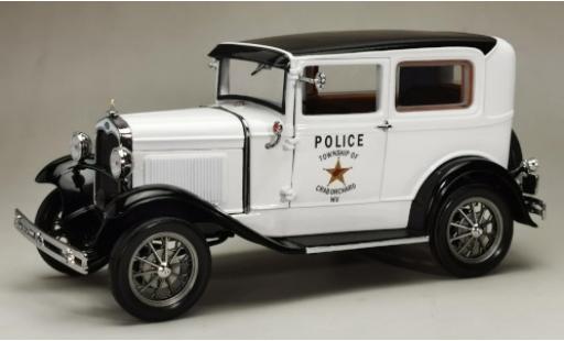 Miniature Ford Model A 1/18 Sun Star Tudor blanche/noire West Virginia Police 1931 Ford Model A 1/18 Sun Star Tudor blanche/noire West Virginia Police 1931 miniature