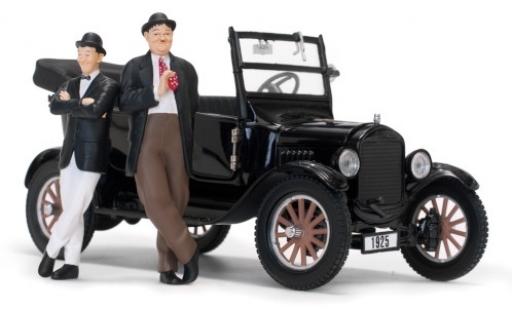 Miniature Ford Model T 1/24 Sun Star Touring noire 1925 y compris les Laurel et Hardy figurines Ford Model T 1/24 Sun Star Touring noire 1925 y compris les Laurel et Hardy figurines miniature