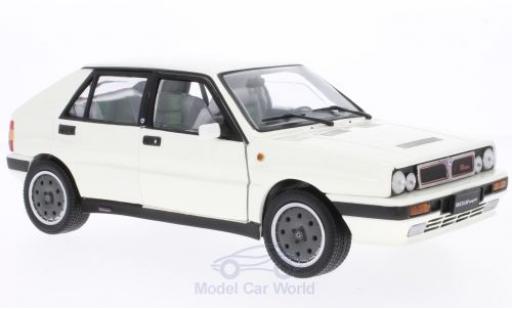 Miniature Lancia Delta HF Integrale 1/18 Sun Star HF Integrale 8V blanche 1989 Lancia Delta HF Integrale 1/18 Sun Star HF Integrale 8V blanche 1989 miniature