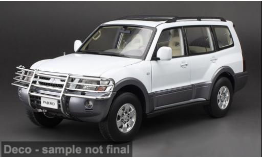 Miniature Mitsubishi Pajero 1/18 Sun Star V73 blanche 1:18 Mitsubishi Pajero 1/18 Sun Star V73 blanche 1:18 miniature