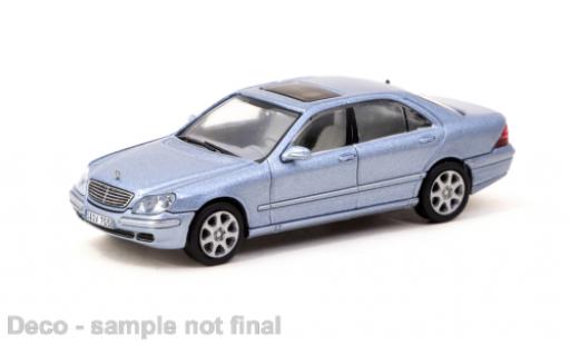 Mercedes CLA 1/64 Tarmac Works S-classe metallise bleu clair miniature