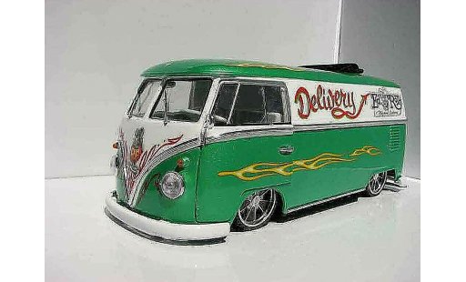 Volkswagen Combi Base 1/18 Welly tribute to ed roth combi rat fink revell miniature