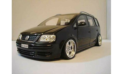 Volkswagen Touran Base 1/18 Shanghai Volkswagen noire jantes porsche miniature
