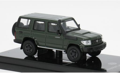 Miniature Toyota Land Cruiser LC76 oliv 2014 1/64 Para64