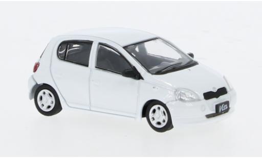 Miniature Toyota Yaris 1/64 BM Creations blanche 1:64 Toyota Yaris 1/64 BM Creations blanche 1:64 miniature