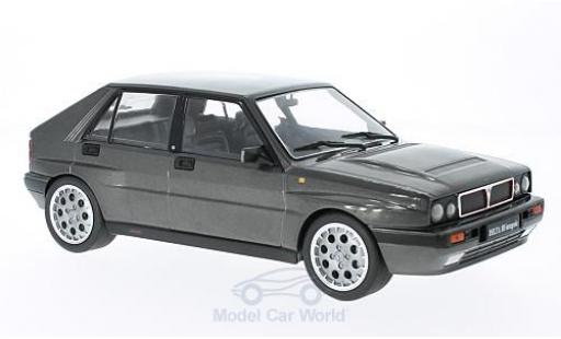 Miniature Lancia Delta 1/18 Triple 9 Collection HF Integrale 16V metallise grise 1990 ohne Vitrine Lancia Delta 1/18 Triple 9 Collection HF Integrale 16V metallise grise 1990 ohne Vitrine miniature