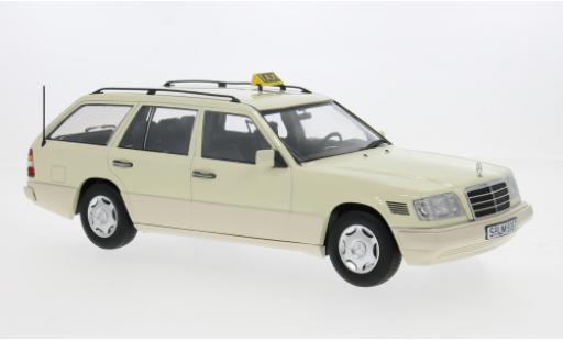 Mercedes Classe E 1/18 Triple 9 Collection T-Modell (S124) 1995 Taxi (D) 1:18 miniature