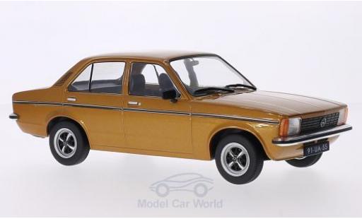 Miniature Opel Kadett E 1/18 Triple 9 Collection C Limousine gold 4-Türer Opel Kadett E 1/18 Triple 9 Collection C Limousine gold 4-Türer miniature