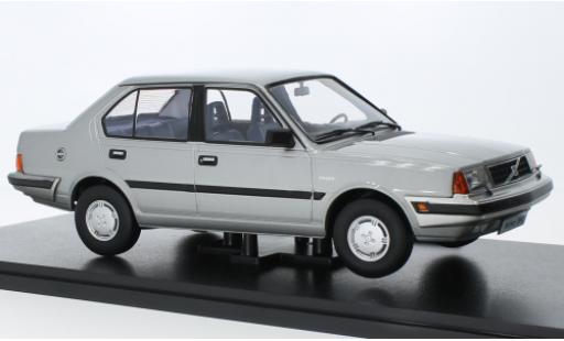 Volvo 360 1/18 Triple 9 Collection d 1987 miniature