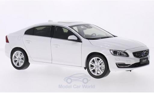 Miniature Volvo S60 1/18 Ultimate Diecast metallise blanche 2015 Volvo S60 1/18 Ultimate Diecast metallise blanche 2015 miniature