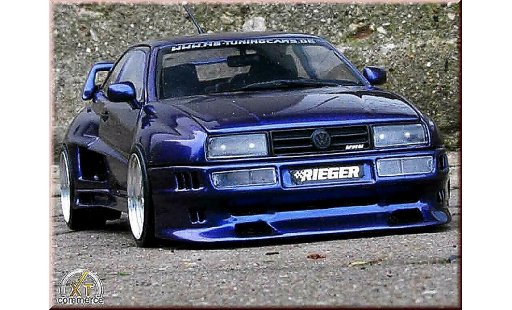 Volkswagen Corrado VR6 1/18 Revell kit carrosserie rieger bleu jantes bords larges miniature