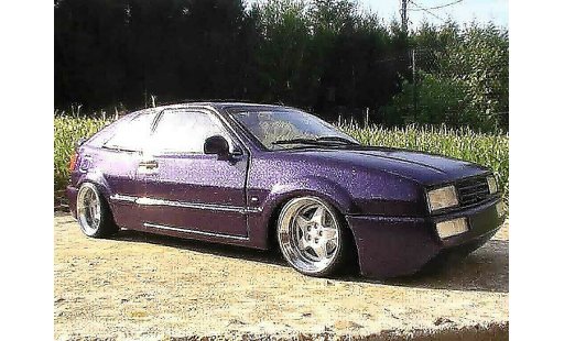 Volkswagen Corrado VR6 1/18 Revell peinture violet avec paillette miniature