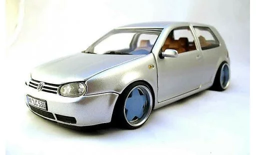 Volkswagen Golf GTI 1/18 Revell german look jantes borbet type a miniature
