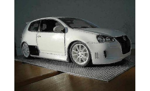 Volkswagen Golf GTI 1/18 Norev blanche hofele spirit miniature
