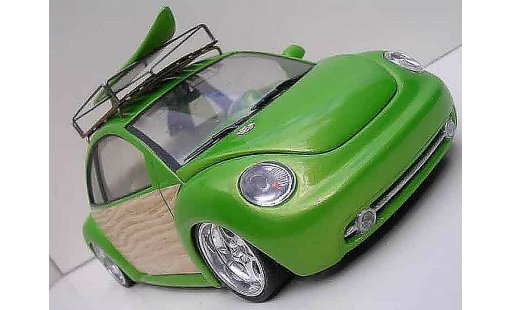 Volkswagen New Beetle Base 1/18 Burago woody green surf california miniature