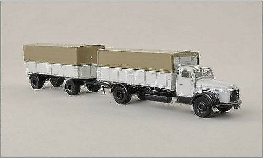 Volvo N88 Base 1/87 Brekina mit noireem Chassis grise miniature