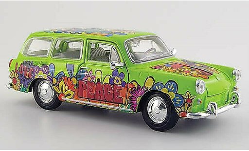 Volkswagen 1600 Variant 1/24 Maisto verte avec Dekor miniature