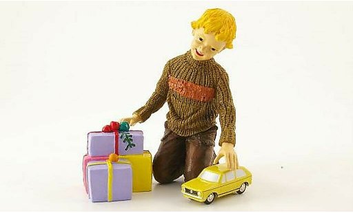 Volkswagen Golf Base 1/90 Schuco jaune avec Figur miniature