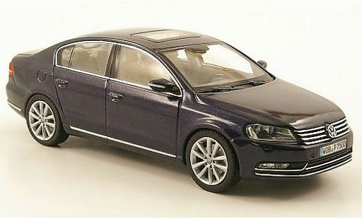 Volkswagen Passat B7 1/43 Schuco bleu 2010 miniature