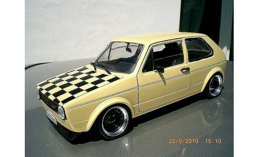 Volkswagen Golf GTI 1/18 Solido beige jantes schmidt capot damier miniature