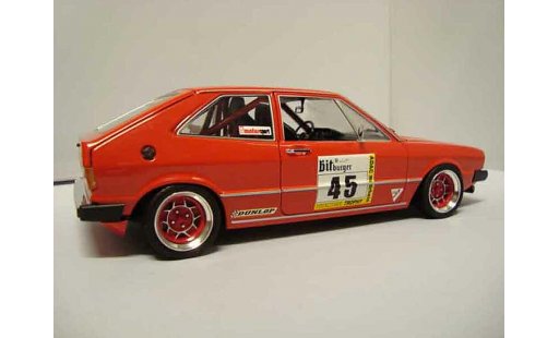 Volkswagen Scirocco GTI 1/18 Revell preparation racing miniature
