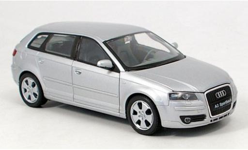 Miniature Audi A3 1/24 Welly Sportback grise 1:24 Audi A3 1/24 Welly Sportback grise 1:24 miniature
