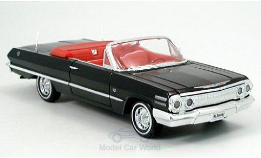 Miniature Chevrolet Impala 1/24 Welly Cabriolet noire 1963 ohne Vitrine Chevrolet Impala 1/24 Welly Cabriolet noire 1963 ohne Vitrine miniature
