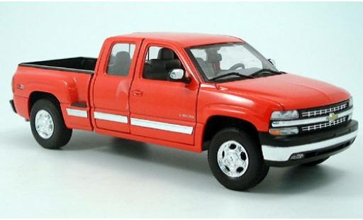 Miniature Chevrolet Silverado 1/18 Welly Ext. Cab rouge 1:18 Chevrolet Silverado 1/18 Welly Ext. Cab rouge 1:18 miniature