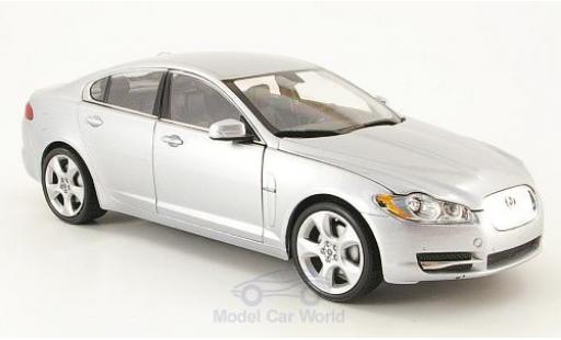Miniature Jaguar XF 1/24 Welly grise Jaguar XF 1/24 Welly grise miniature