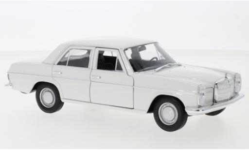 Miniature Mercedes 220 1/24 Welly (W115) blanche 1968 Mercedes 220 1/24 Welly (W115) blanche 1968 miniature