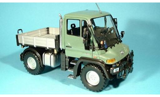 Miniature Mercedes Unimog 1/24 Welly U400 verte 1:24 Mercedes Unimog 1/24 Welly U400 verte 1:24 miniature