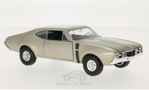 Miniature Oldsmobile 442 1/24 Welly metallise beige Oldsmobile 442 1/24 Welly metallise beige miniature