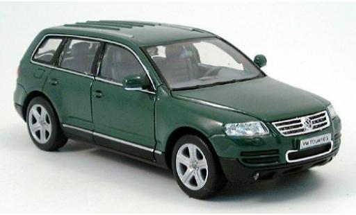 Miniature Volkswagen Touareg 1/24 Welly dk. verte 2002 1:24 Volkswagen Touareg 1/24 Welly dk. verte 2002 1:24 miniature