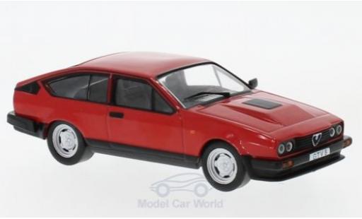 Miniature Alfa Romeo GT 1/43 WhiteBox V 6 rouge 1985 Alfa Romeo GT 1/43 WhiteBox V 6 rouge 1985 miniature