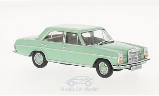 Miniature Mercedes 200 1/43 WhiteBox /8 (W115) verte 1968 Mercedes 200 1/43 WhiteBox /8 (W115) verte 1968 miniature