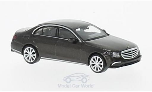 Miniature Mercedes Classe E 1/87 Wiking (W213) Exklusive metallise marron Mercedes Classe E 1/87 Wiking (W213) Exklusive metallise marron miniature